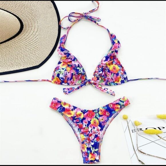 Other - Bundle 5/$10 item!! Going out of business sale!! NWT floral bikini
